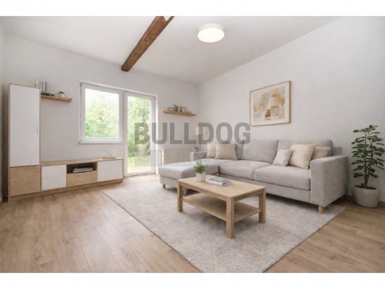 pokoj se vstupem na zahradu