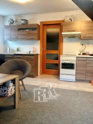 4A38A5C3-252B-4873-9220-3C8D87CB81F0