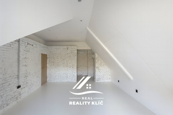 ChatGPT Image 30. 10. 2025 10_59_28