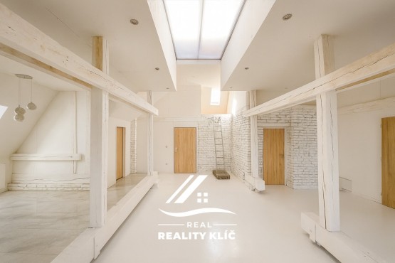 ChatGPT Image 30. 10. 2025 10_40_03