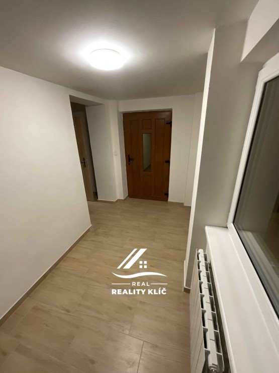 BYT2 předsíň v 1.np