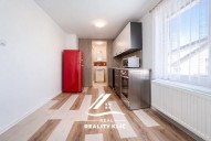 BB3210FD-0CB2-45BB-8D8A-E1AC7EF3A133