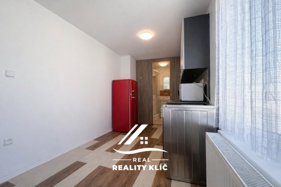 B1E3A7E2-89AD-4B2D-9686-71E4FFFECBA0