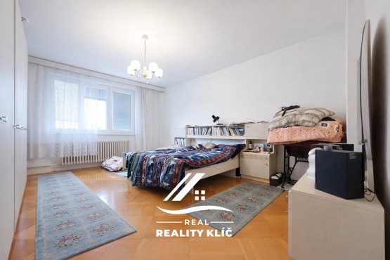 6E65BC07-9B81-4E9B-9242-7D6301E3D948 3