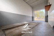 5F885C42-BE65-41C2-9094-85FF61736795