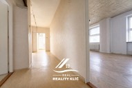 370D1FB3-6D69-46CE-8667-79809BCE1989