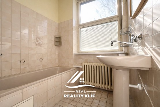 3A8A0D9A-ABAC-4BC4-97AC-861DDDE72F2C