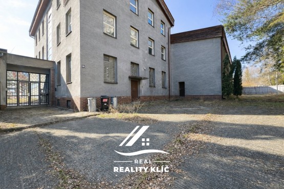 CF9F770B-5859-486A-8192-6773A77B0417