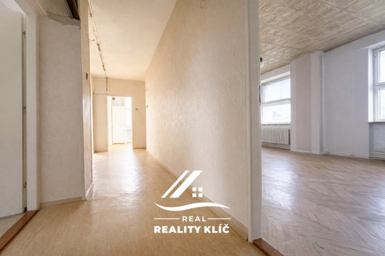 370D1FB3-6D69-46CE-8667-79809BCE1989