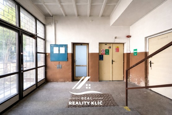 AA786035-E717-4E11-B0EE-B183BB6A2181