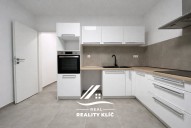 45CE0264-C542-4172-88AF-9C951612467F