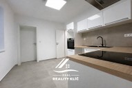 518E9421-CEC0-42A1-82FE-F2D4B242A081