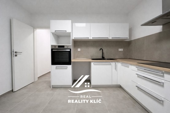 45CE0264-C542-4172-88AF-9C951612467F