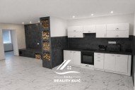 F92B1000-B1B1-4CDC-B30C-FF69F7EBBEC5