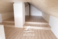 39D0BC29-08D0-4D13-8F3E-41FF37F96D28 2