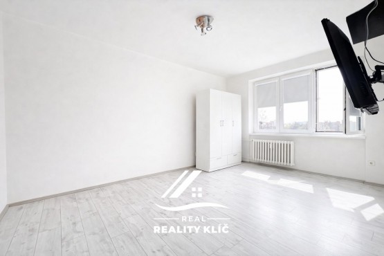 50C45537-7A39-409F-BD49-BC39508A7C9B