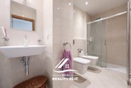 2078A27C-1900-4F36-8C21-70A609730F06 3