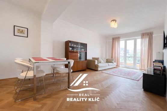 F4B64FA6-7266-4AB9-9BDB-A44753937F29 3