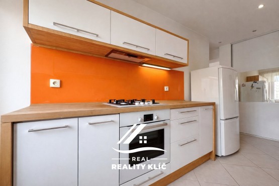 3B7E135B-19FD-4E03-9A1B-12A9884F2254 3