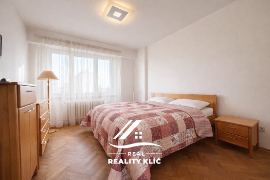 CC464916-2EB5-4401-BB79-9E5BC7F9380C 3