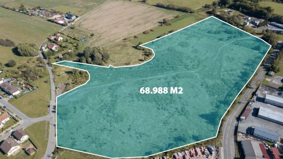 b foto letecké označeno celek