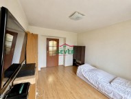 EAE0D56B-8F75-4AD6-B7FD-00E400087DC3