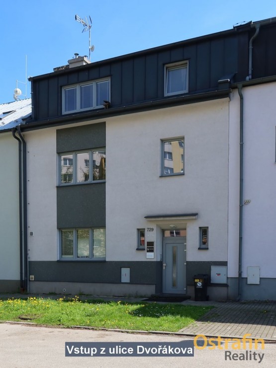 vstup-z-ulice-dvorakova.jpg
