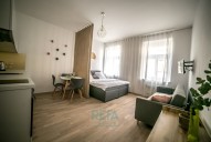 b1e301a4-8d7b-45de-ab6e-0d18105677c8.jpg