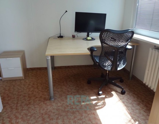 Byt k pronájmu 2+kk, Taussigova,  pracovní stul