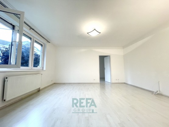 Byt k pronájmu 2+kk,  pokoj