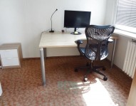 Byt k pronájmu 2+kk, Taussigova,  pracovní stul