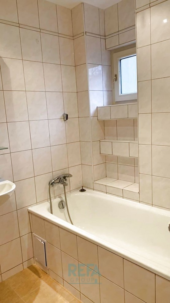 Byt k pronájmu 2+1, vana