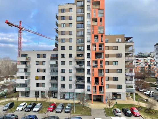 Byt k pronájmu 2+kk, budova