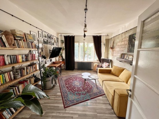 Byt k pronájmu 2+1, obývací pokoj