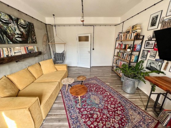 Byt k pronájmu 2+1, obývací pokoj