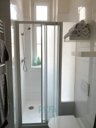 Byt k pronájmu, koupelna