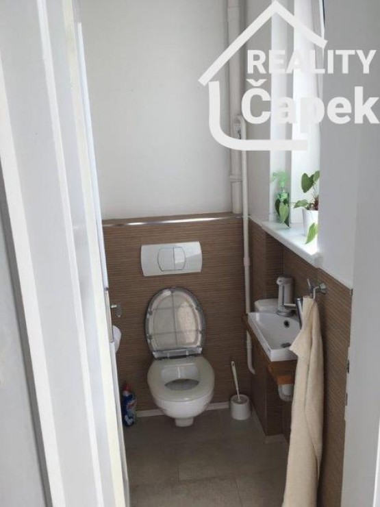 P9 14.wc.jpeg
