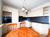 EDE27F36-7231-49BB-A4FA-C7C8889ACDFD_1_201_a