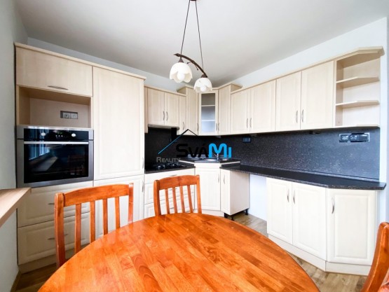 EDE27F36-7231-49BB-A4FA-C7C8889ACDFD_1_201_a