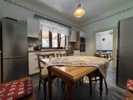 FFB24A1B-6A00-4DC5-B59A-5AB5EE318C9D_1_201_a