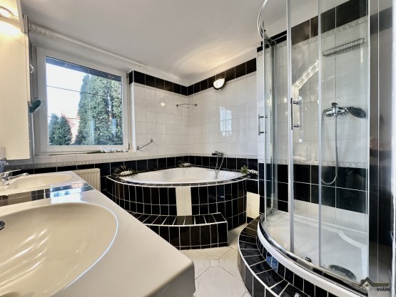 75725486315__4449C61C-15D7-4543-969F-F5AC98E76FCC