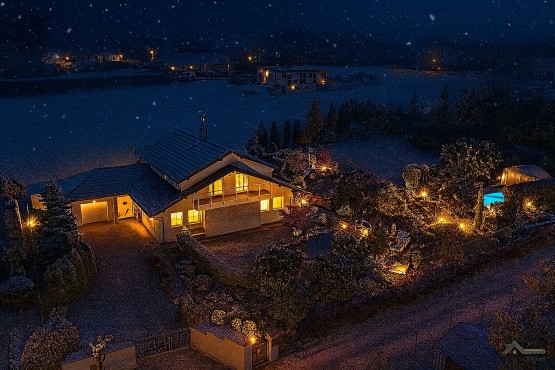 0D5592A4-9B32-4C33-8230-E77FE025864F