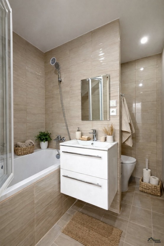 0E0AEE2B-2BC4-4B3D-AC25-5C893048202F