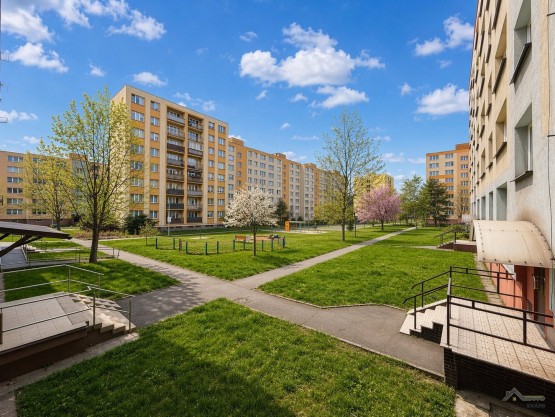 B0D92AF8-4A66-42E3-8EFD-2D6F84ED1530