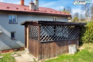 Pergola za domem