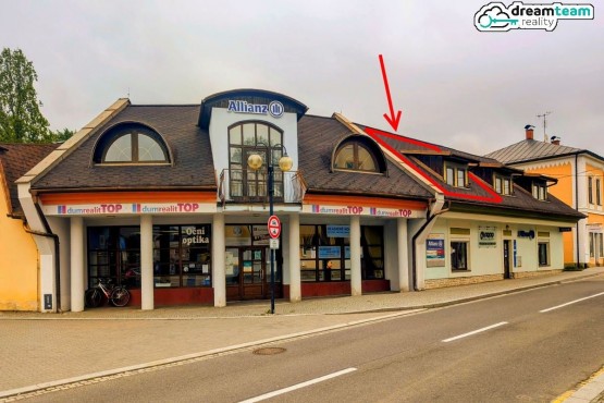 Podkrovní prostor v centru Rožnova