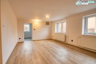 Prostorný obývací pokoj