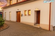 Samostatný vchod do bytu 4+1