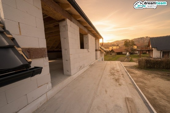 hezký rodinný dům s terasou nově zrekonstruovaný