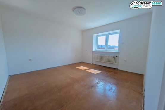 Pokoj v Honím patře